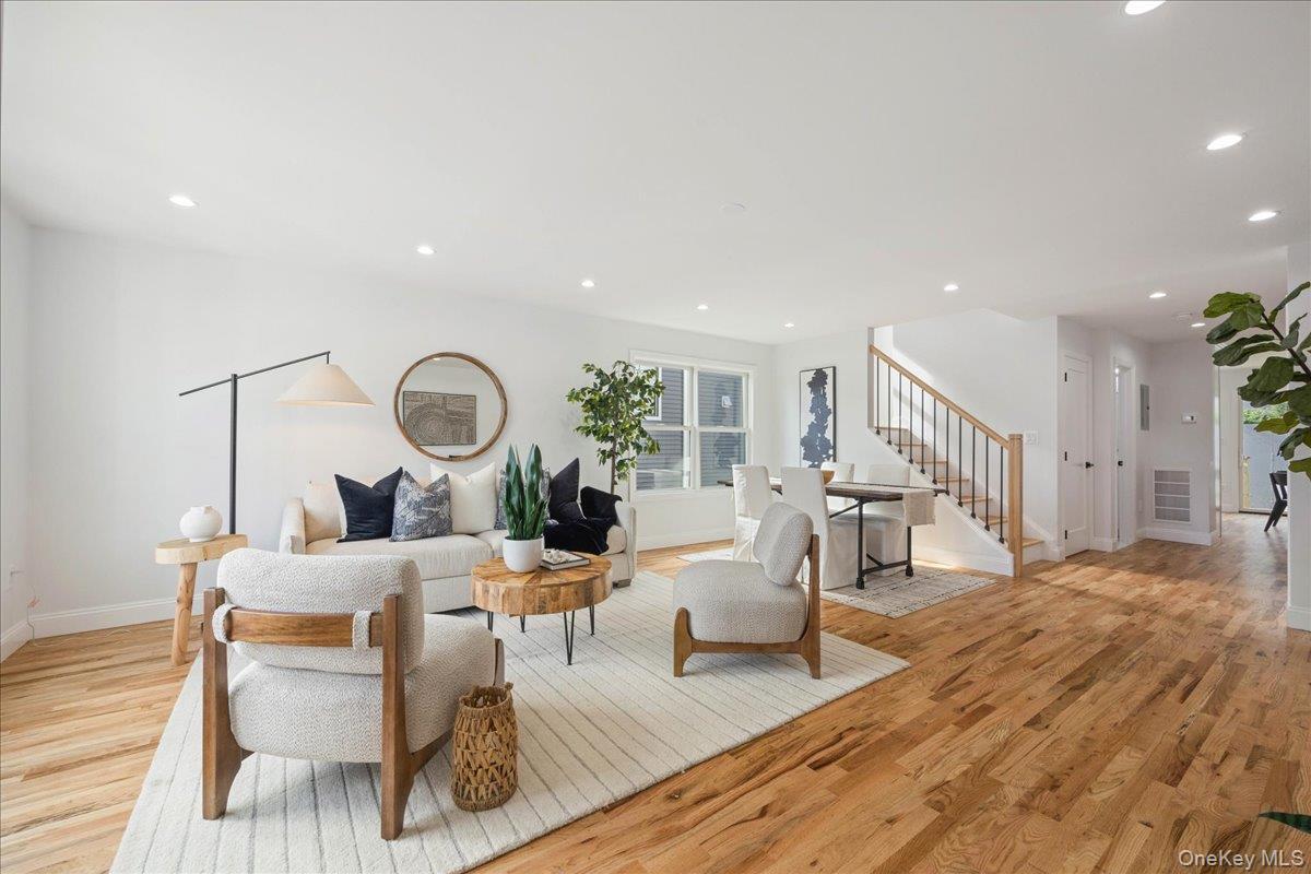 Single Family Thurton Westchester County, NY 10704, MLS-920716-25