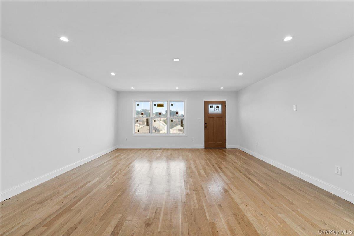 Single Family Thurton Westchester County, NY 10704, MLS-920716-41