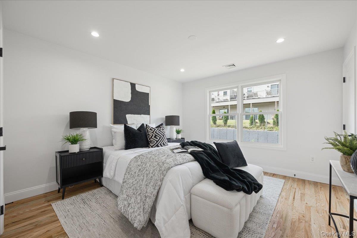 Single Family Thurton Westchester County, NY 10704, MLS-920716-42