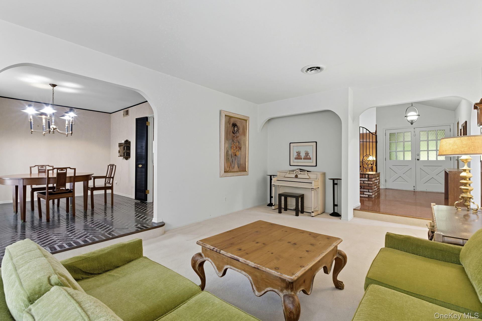 Single Family Lisa  Suffolk County, NY 11746, MLS-920720-11