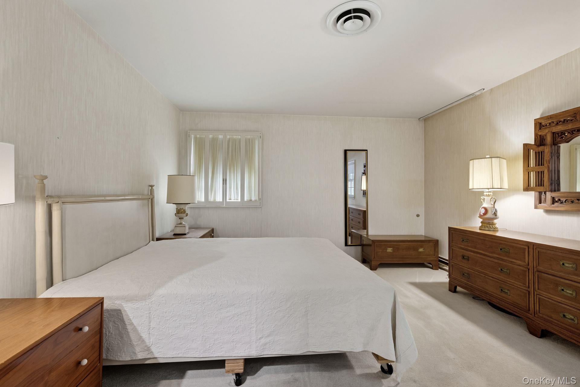 Single Family Lisa  Suffolk County, NY 11746, MLS-920720-15