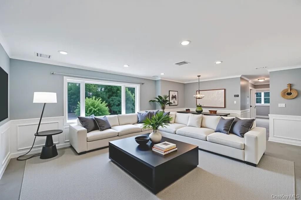 Single Family Evelyn Nassau County, NY 11714, MLS-920779-4