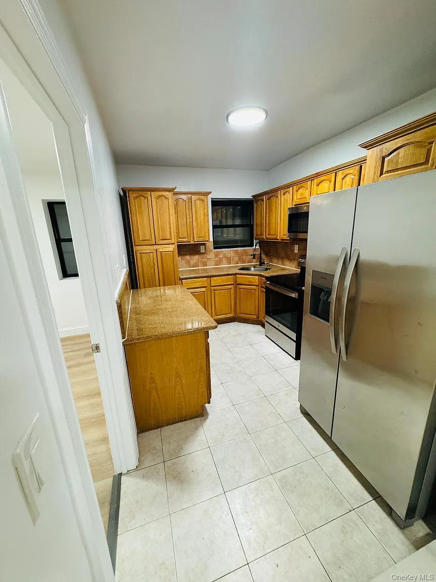 Single Family Bathgate Bronx, NY 10457, MLS-920785-8