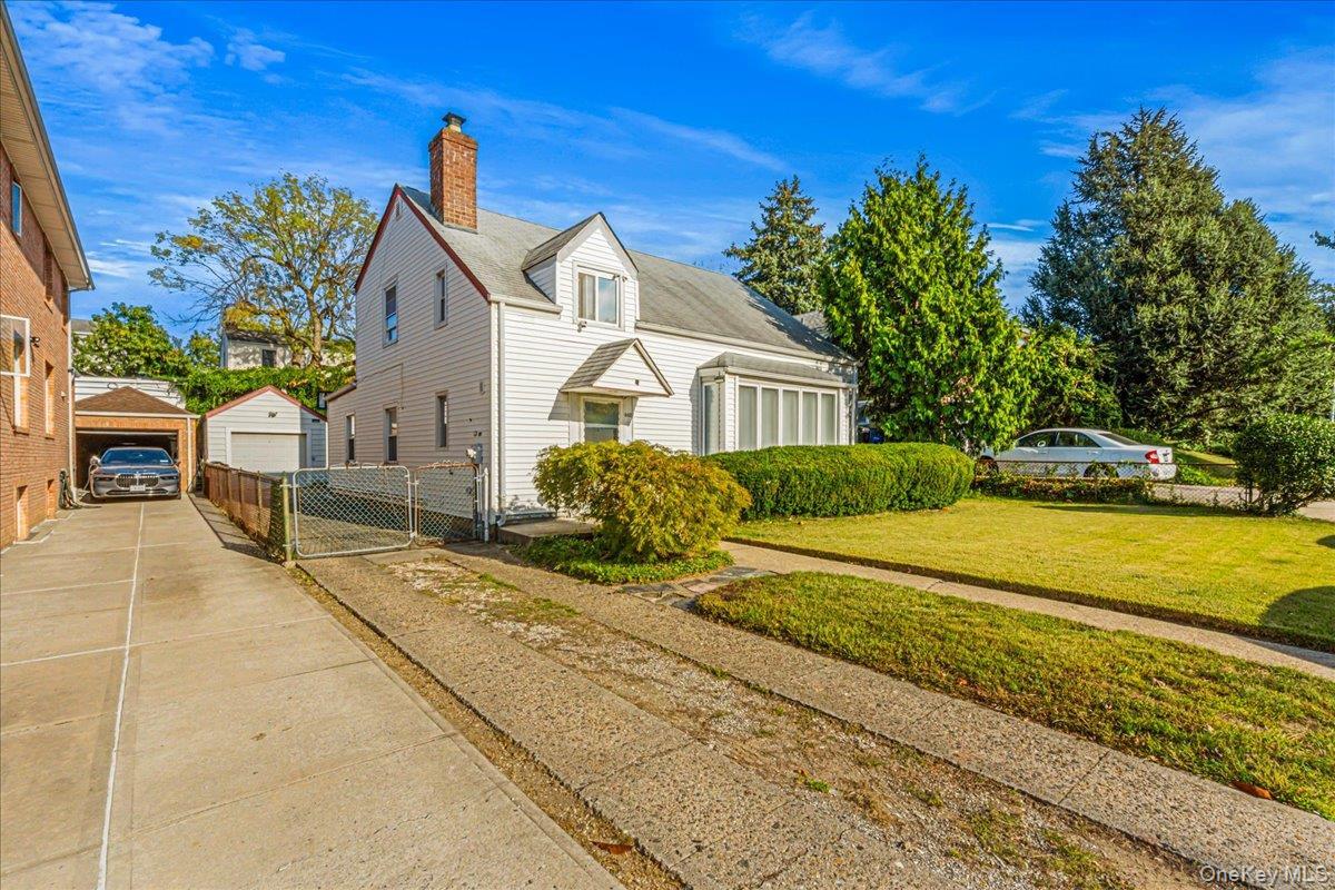 Single Family Cloverdale  Queens, NY 11364, MLS-920795-2