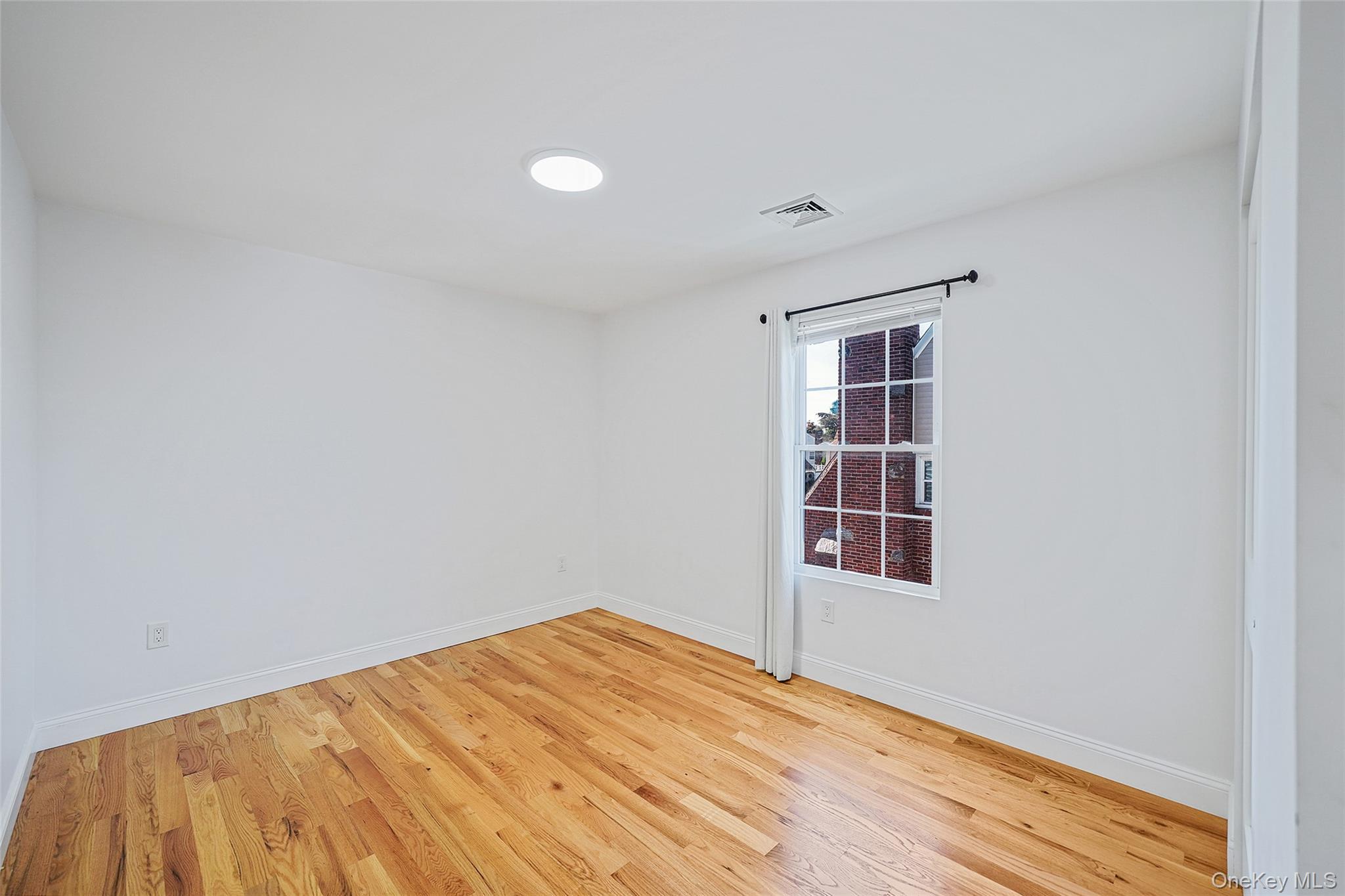 Single Family Eldridge Nassau County, NY 11550, MLS-920855-14