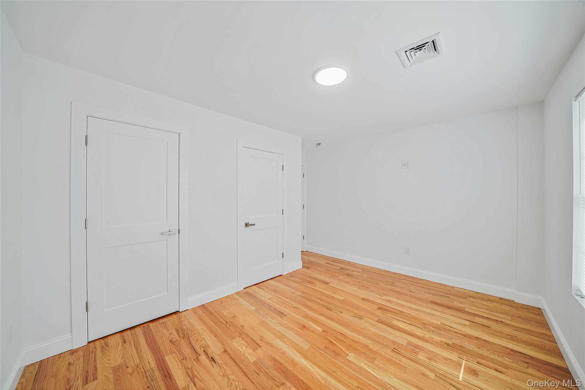 Single Family Eldridge Nassau County, NY 11550, MLS-920855-17