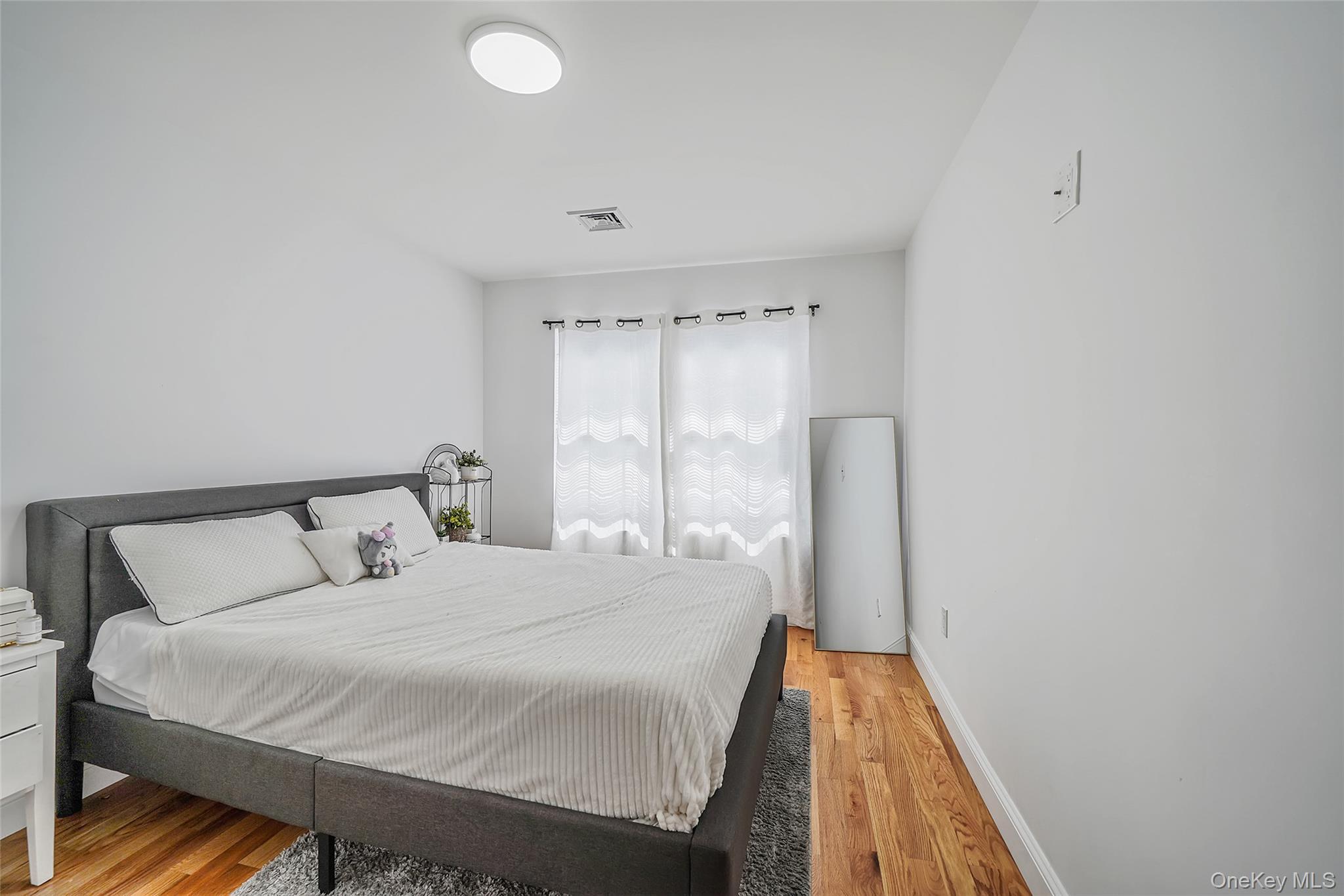 Single Family Eldridge Nassau County, NY 11550, MLS-920855-21