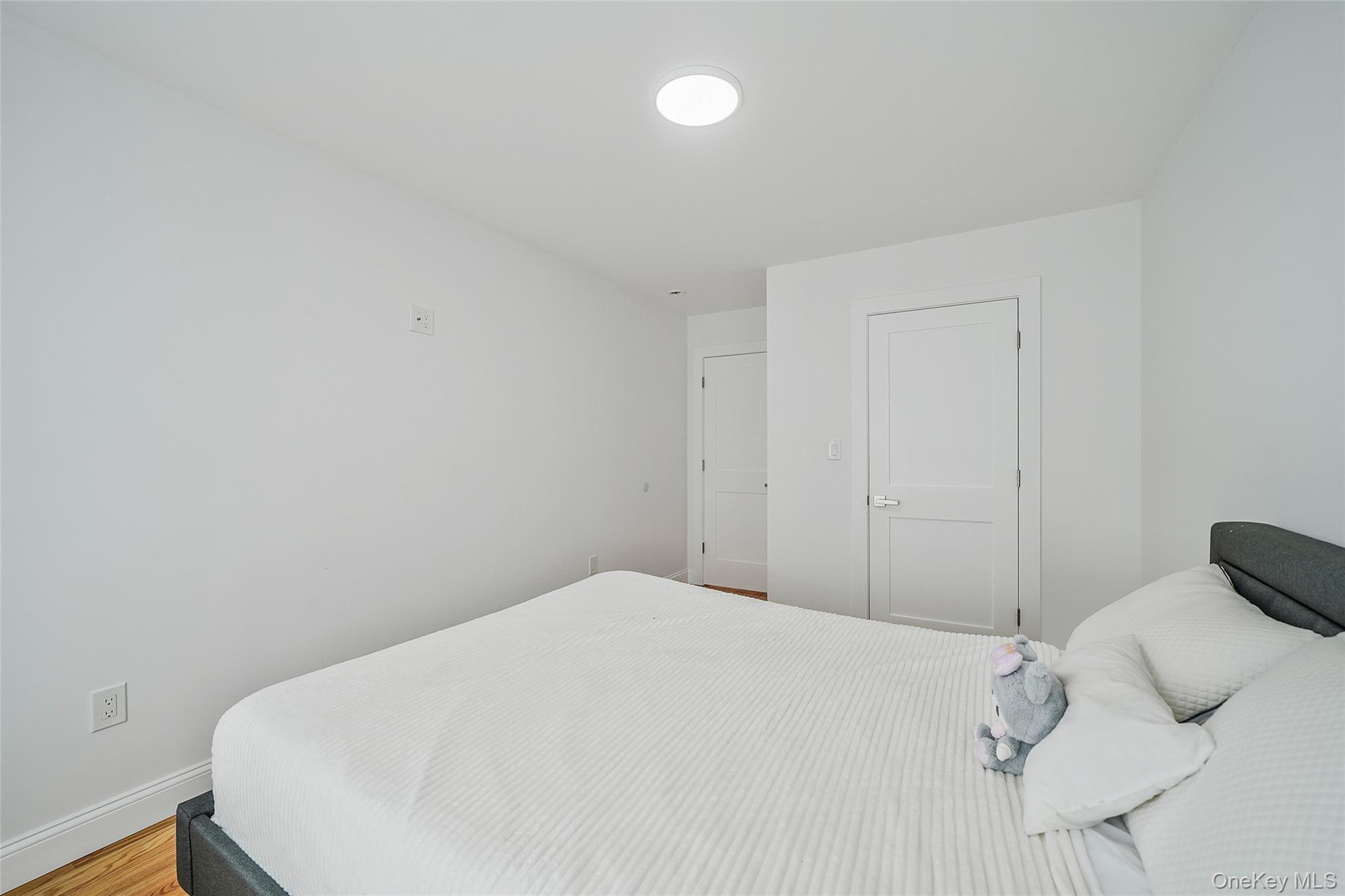 Single Family Eldridge Nassau County, NY 11550, MLS-920855-22