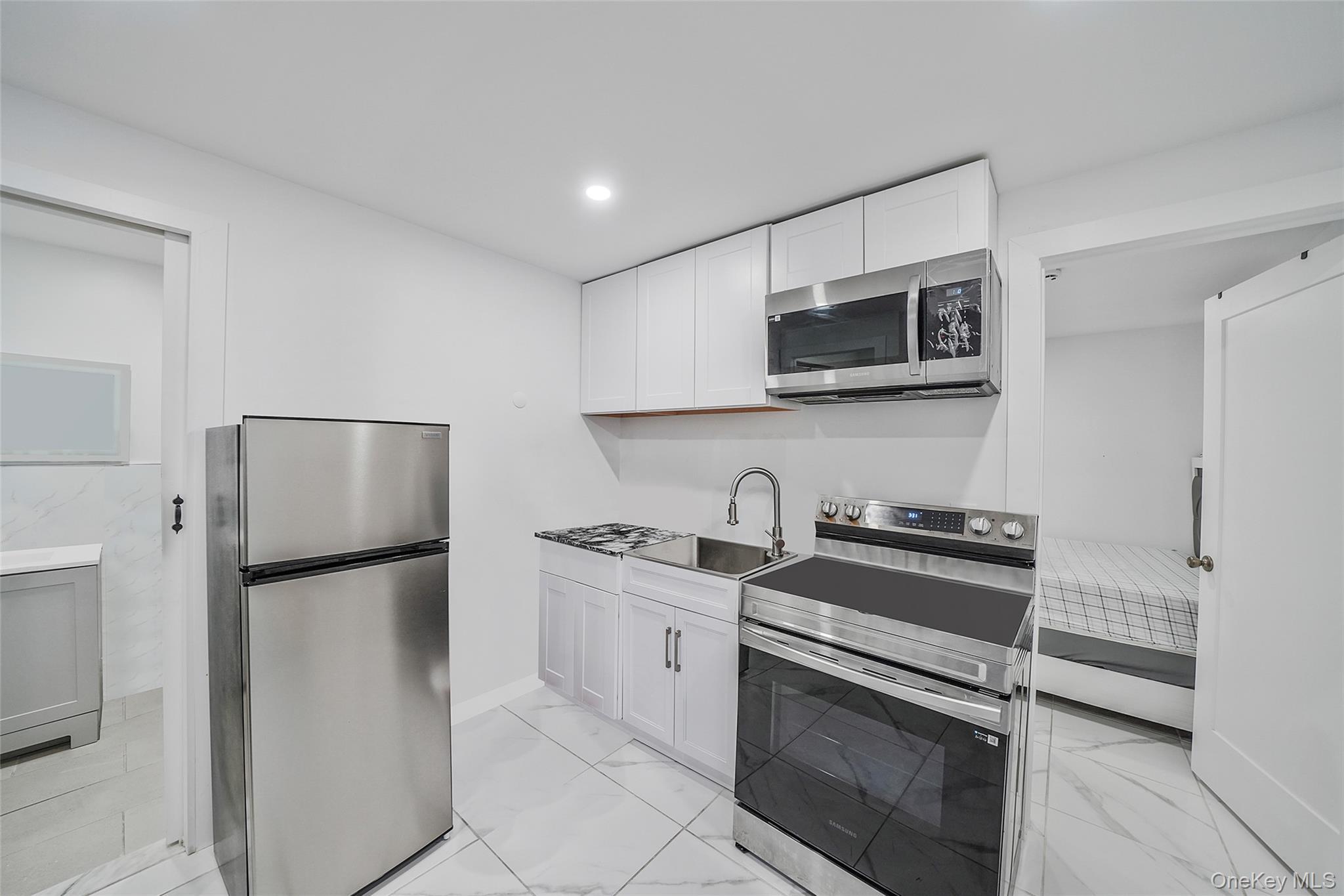 Single Family Eldridge Nassau County, NY 11550, MLS-920855-25