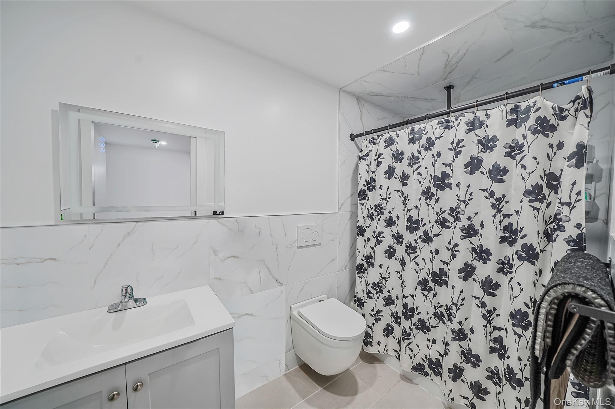 Single Family Eldridge Nassau County, NY 11550, MLS-920855-26