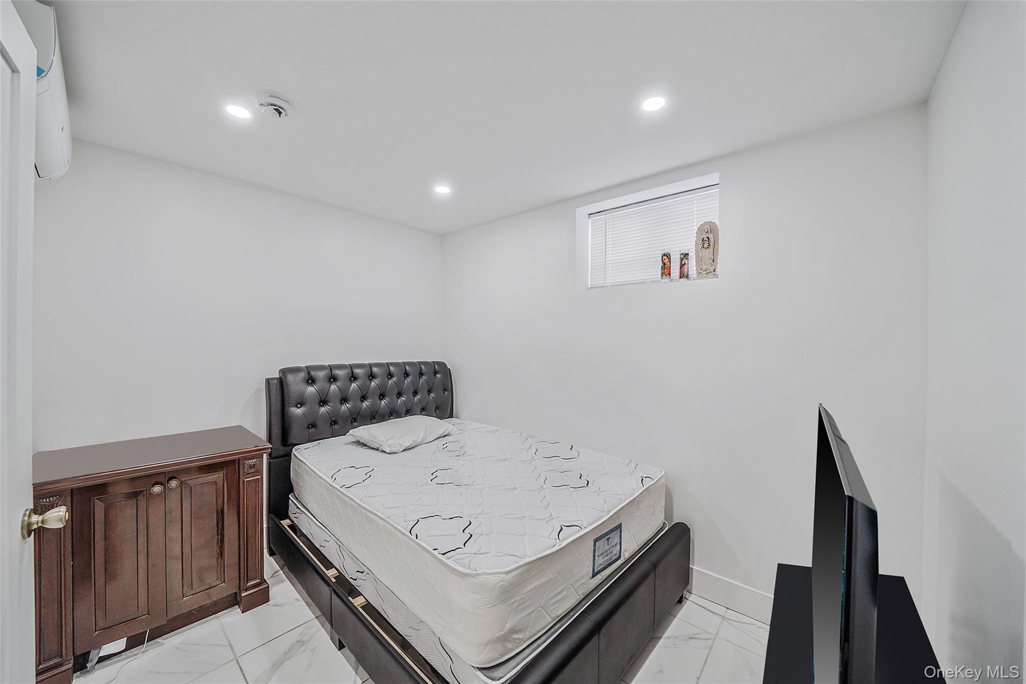 Single Family Eldridge Nassau County, NY 11550, MLS-920855-27