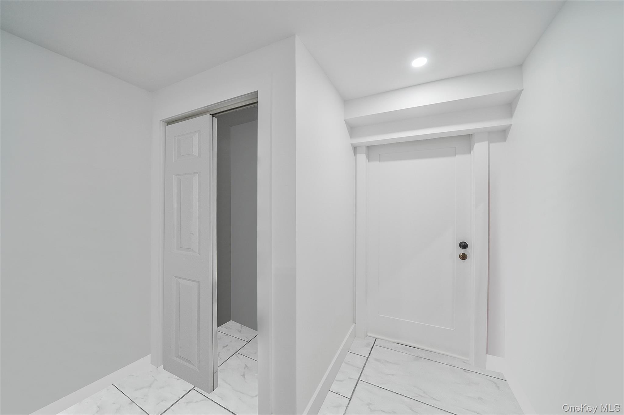 Single Family Eldridge Nassau County, NY 11550, MLS-920855-29