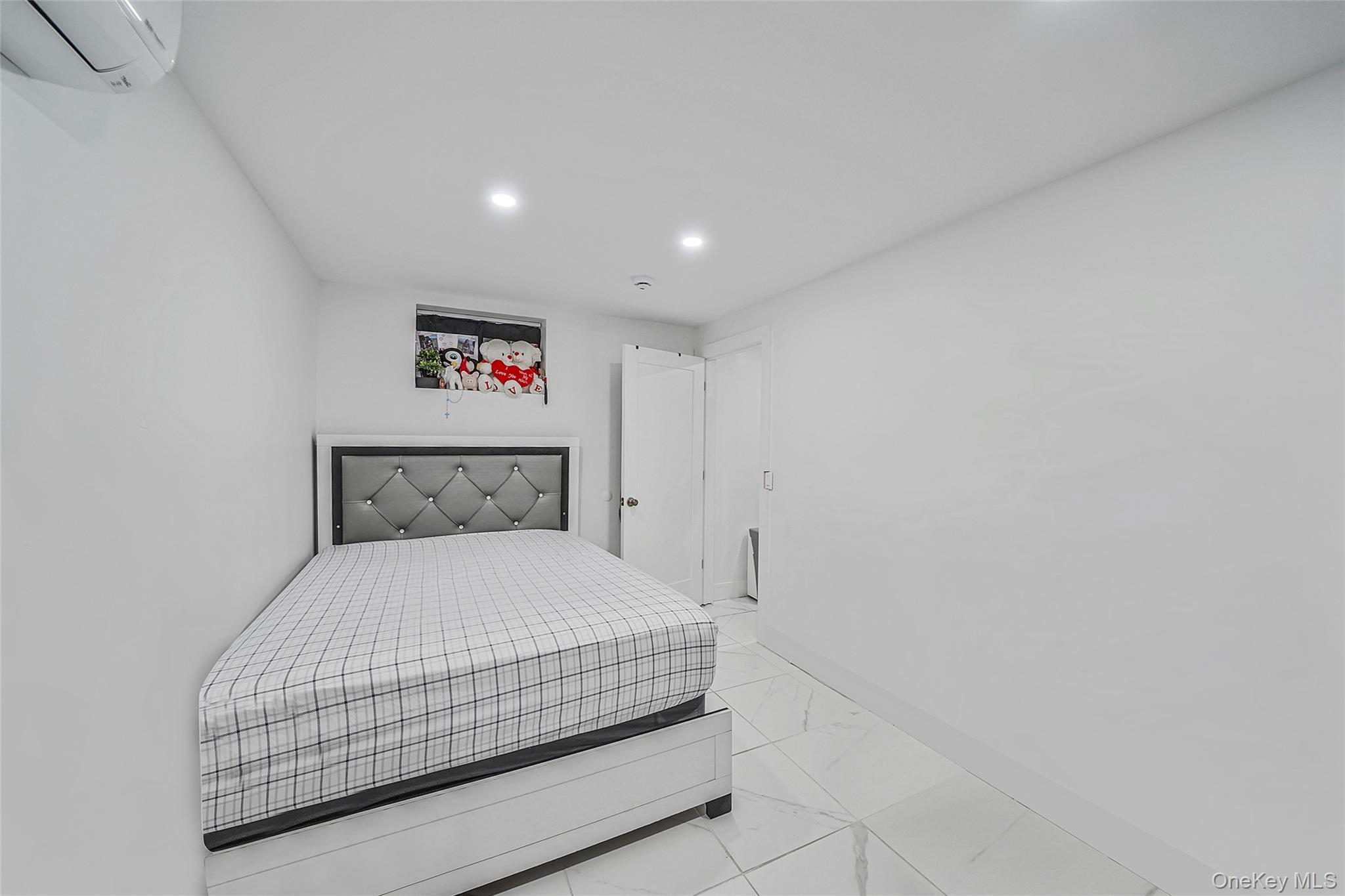 Single Family Eldridge Nassau County, NY 11550, MLS-920855-30