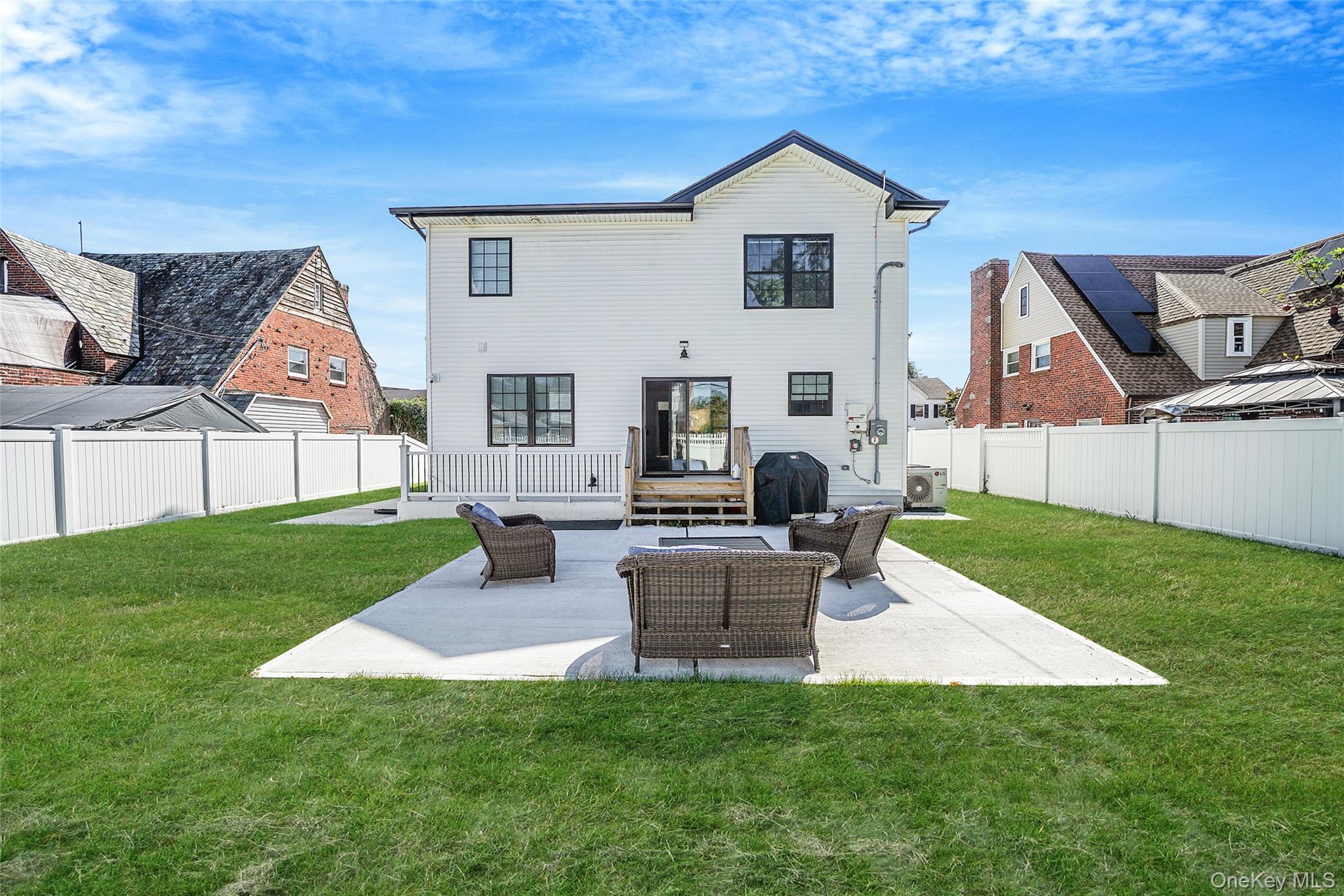 Single Family Eldridge Nassau County, NY 11550, MLS-920855-37