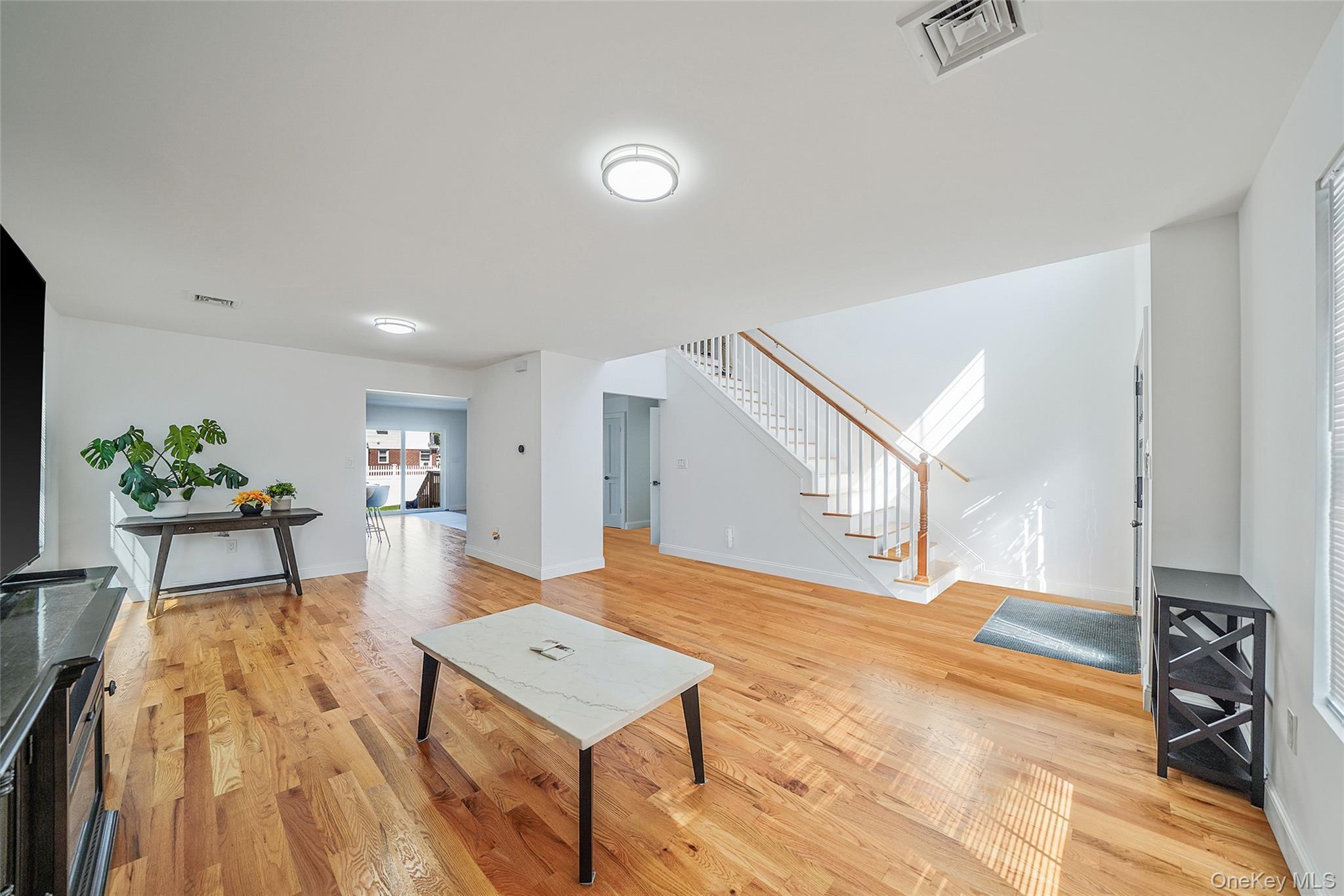 Single Family Eldridge Nassau County, NY 11550, MLS-920855-4