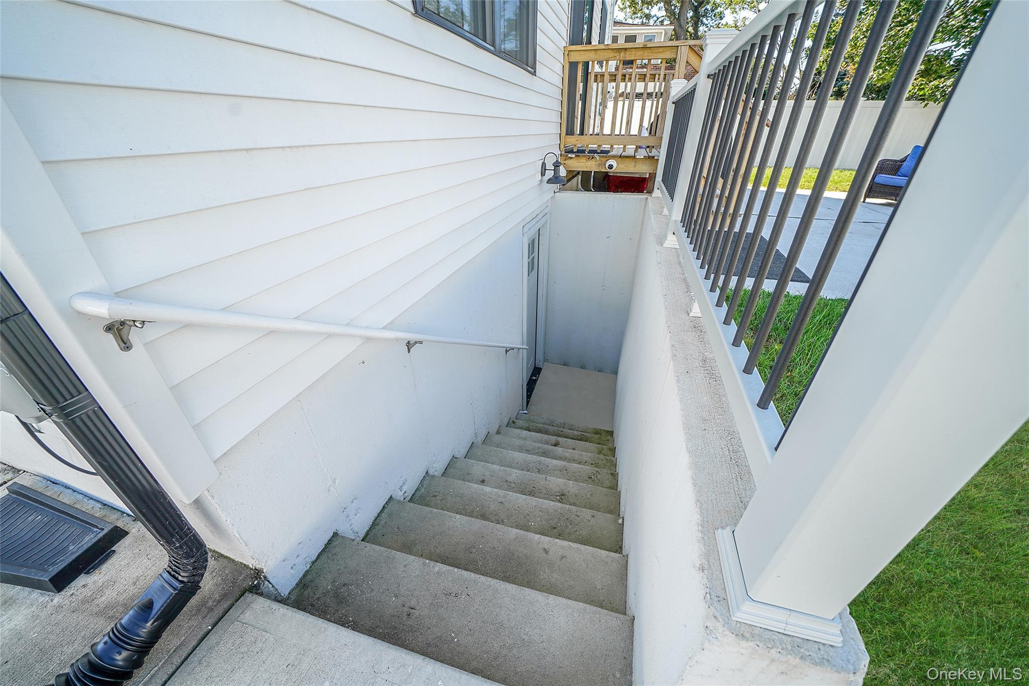 Single Family Eldridge  Nassau County, NY 11550, MLS-920855-41