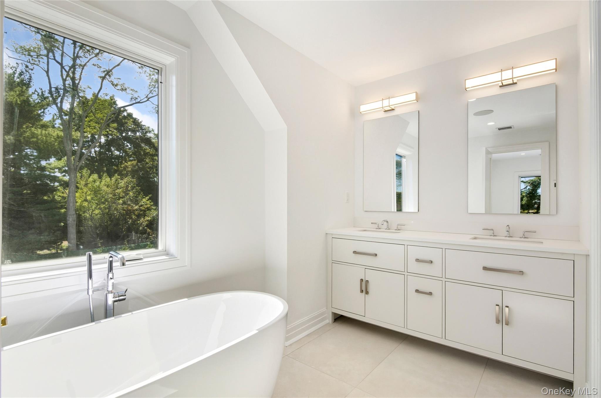 Single Family South Suffolk County, NY 11977, MLS-920858-25