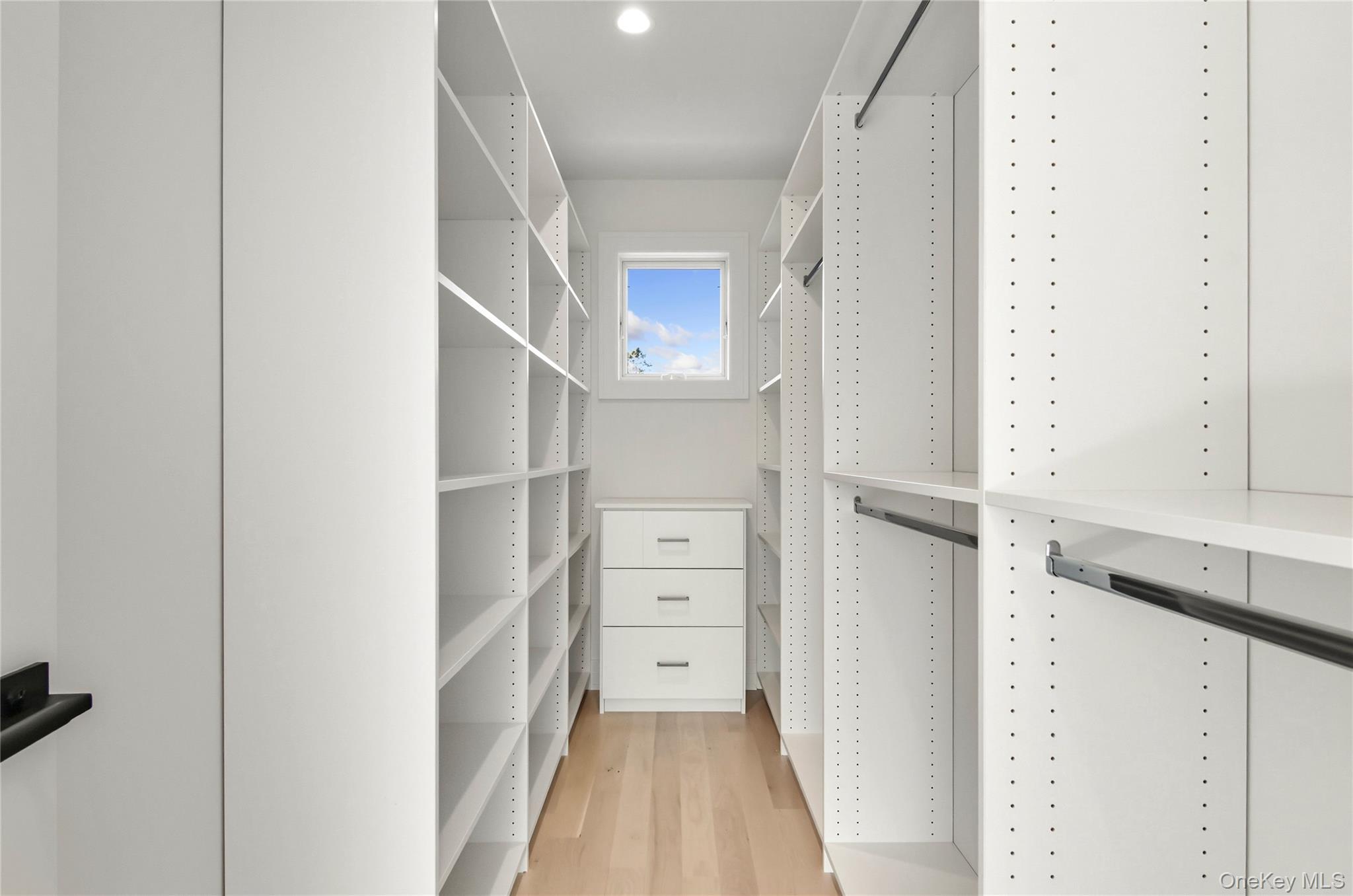 Single Family South Suffolk County, NY 11977, MLS-920858-27