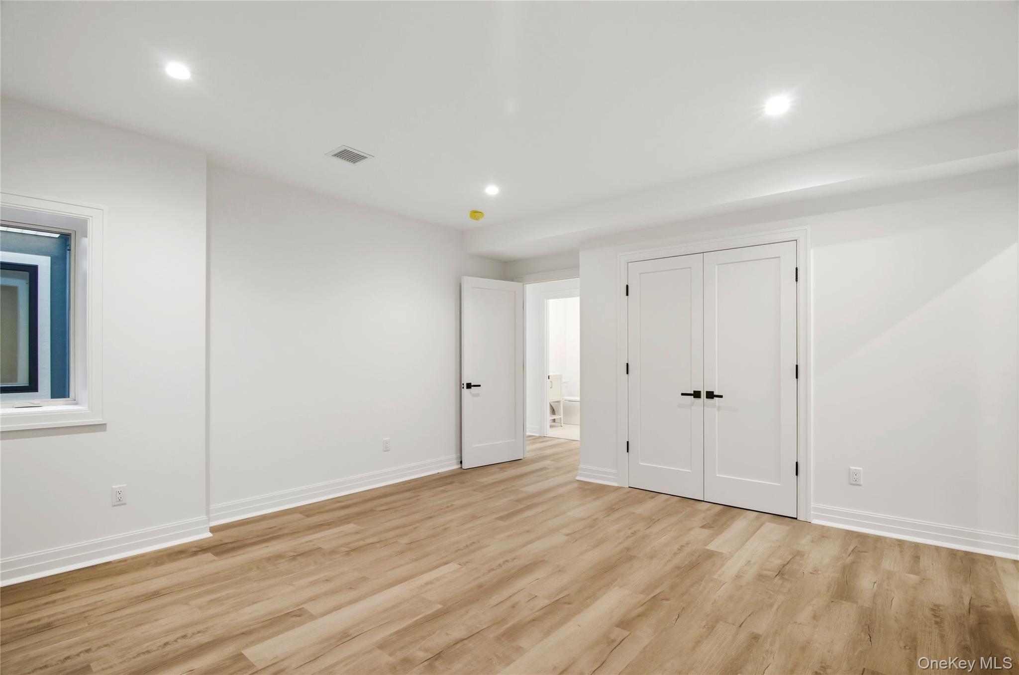 Single Family South Suffolk County, NY 11977, MLS-920858-34