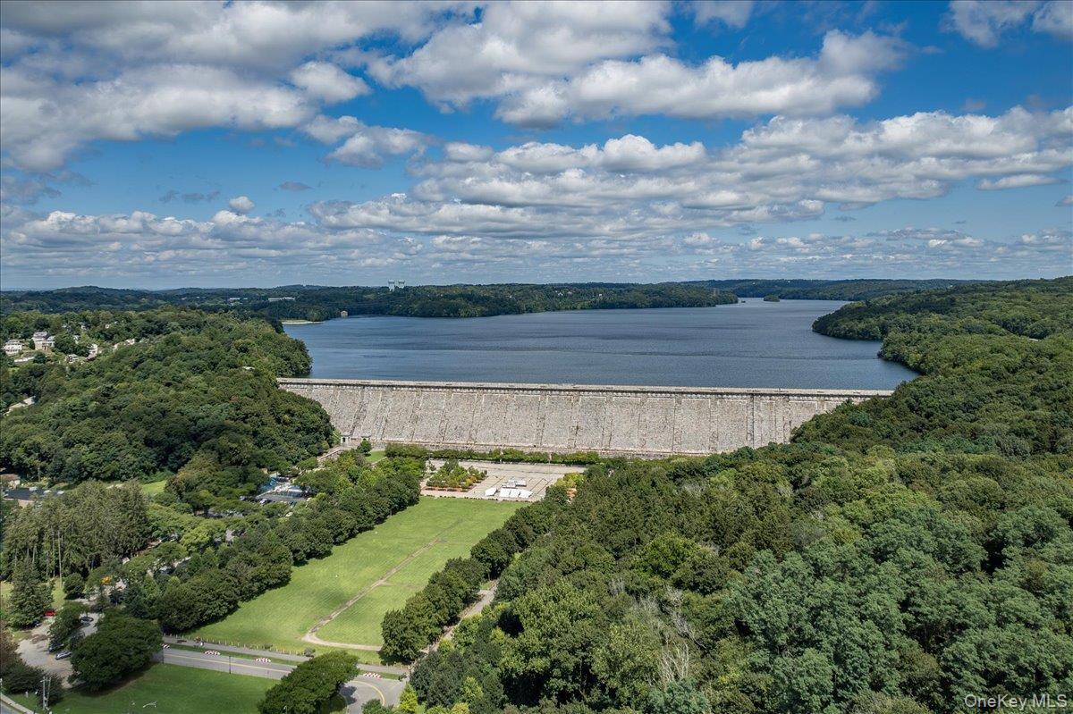 Single Family Columbus Westchester County, NY 10595, MLS-920887-33