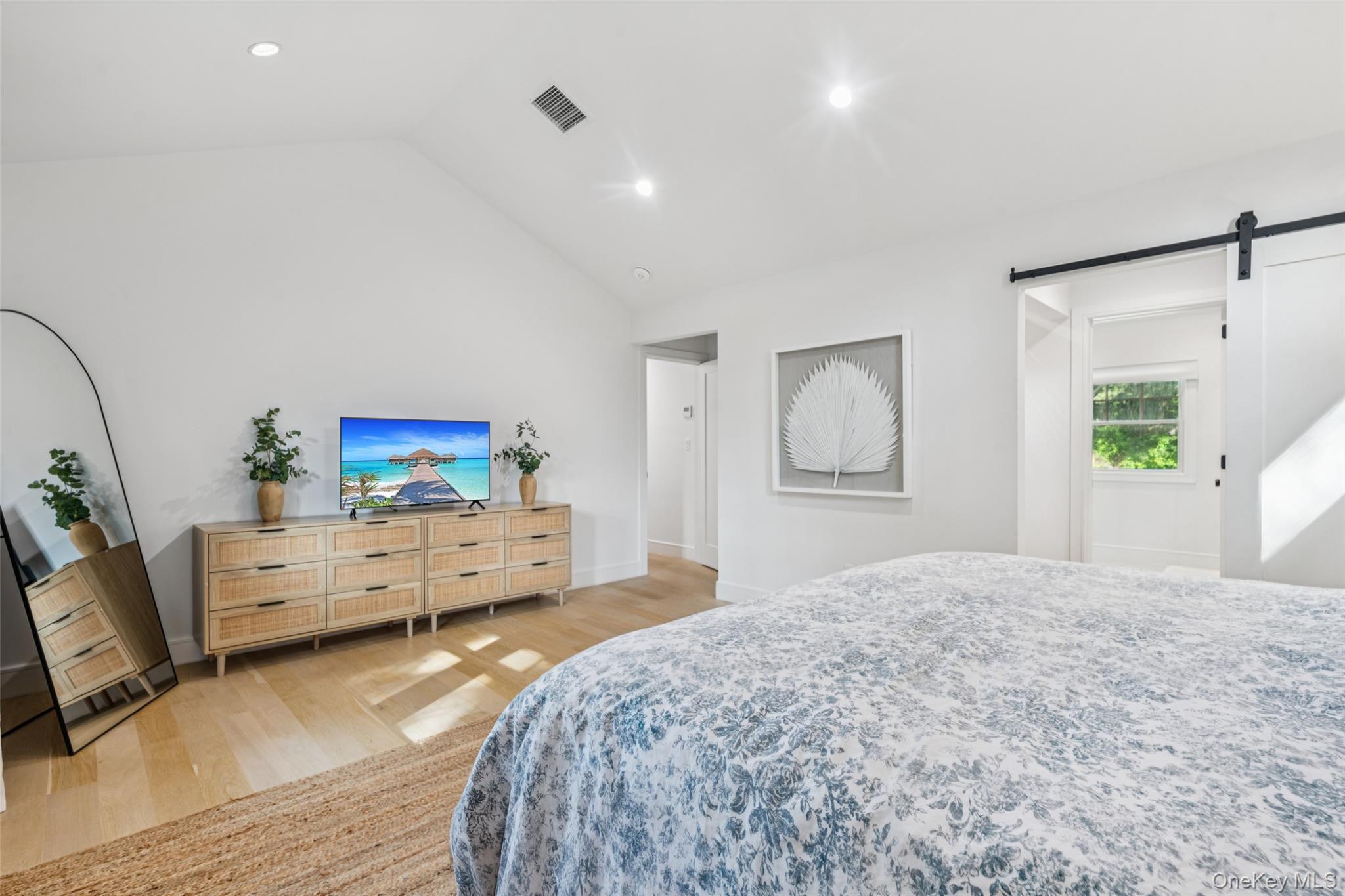 Single Family Atterbury Suffolk County, NY 11968, MLS-920907-24