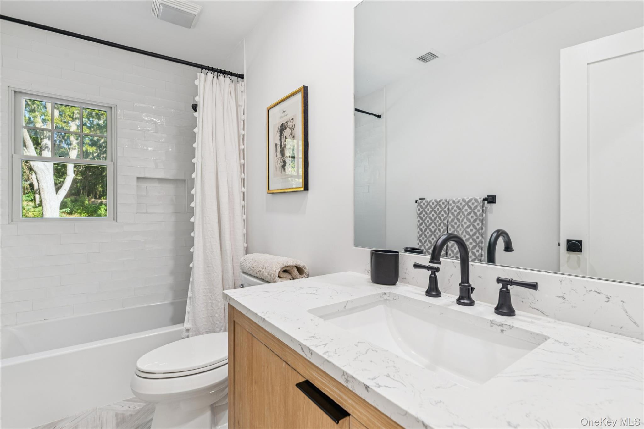 Single Family Atterbury Suffolk County, NY 11968, MLS-920907-29