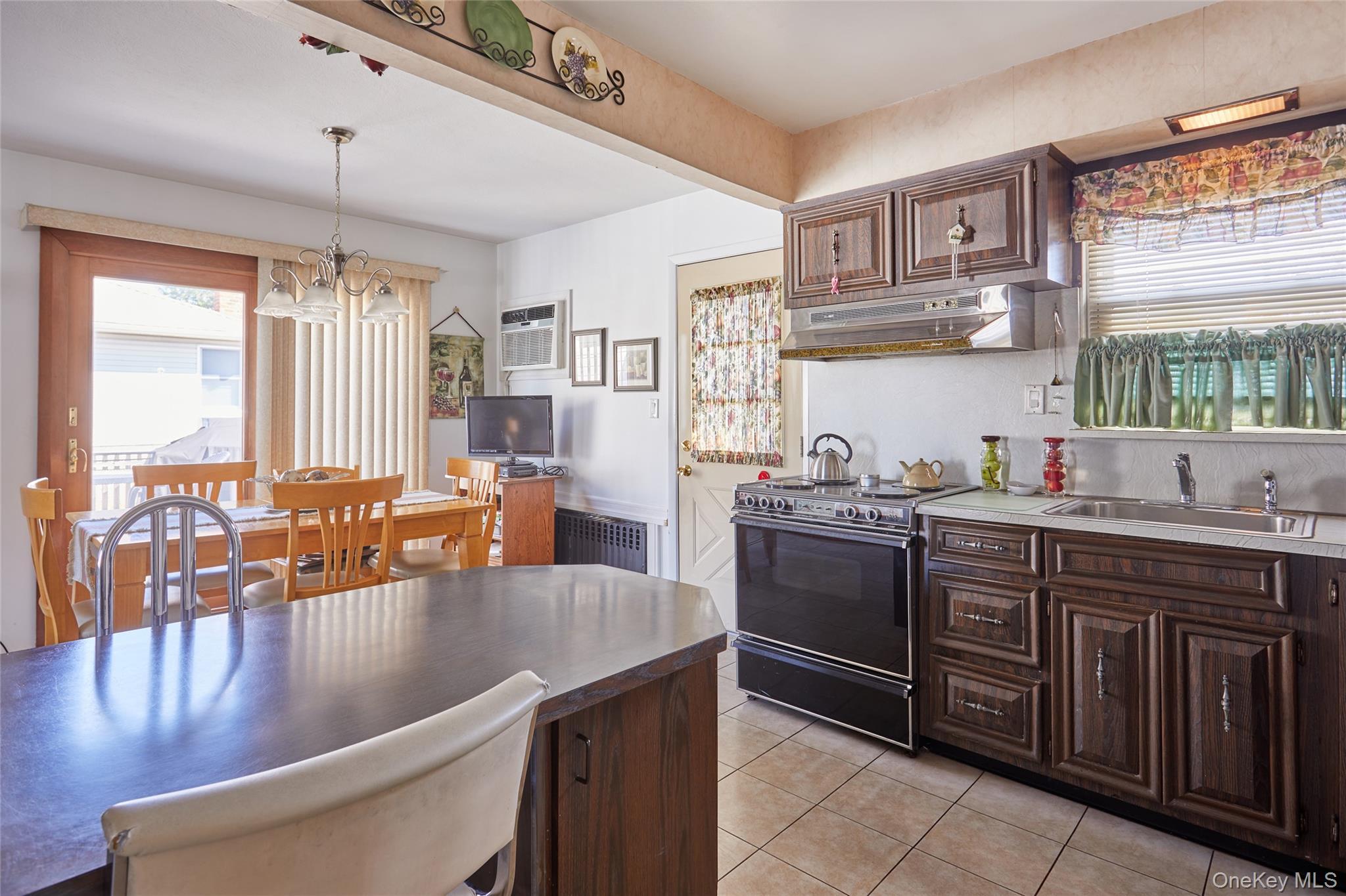 Single Family Lawrence  Nassau County, NY 11572, MLS-920924-10