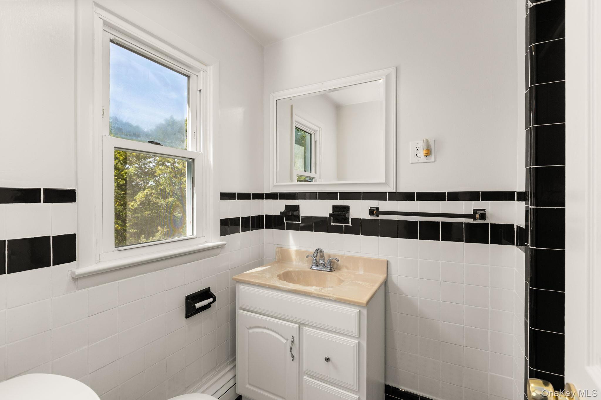 Single Family Manor  Dutchess County, NY 12603, MLS-920932-21