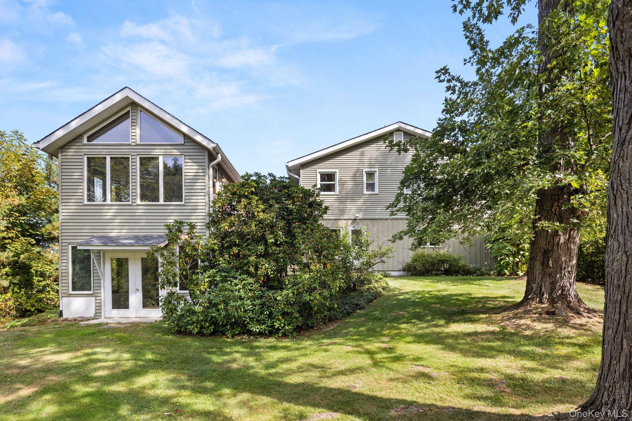 Single Family Manor  Dutchess County, NY 12603, MLS-920932-38