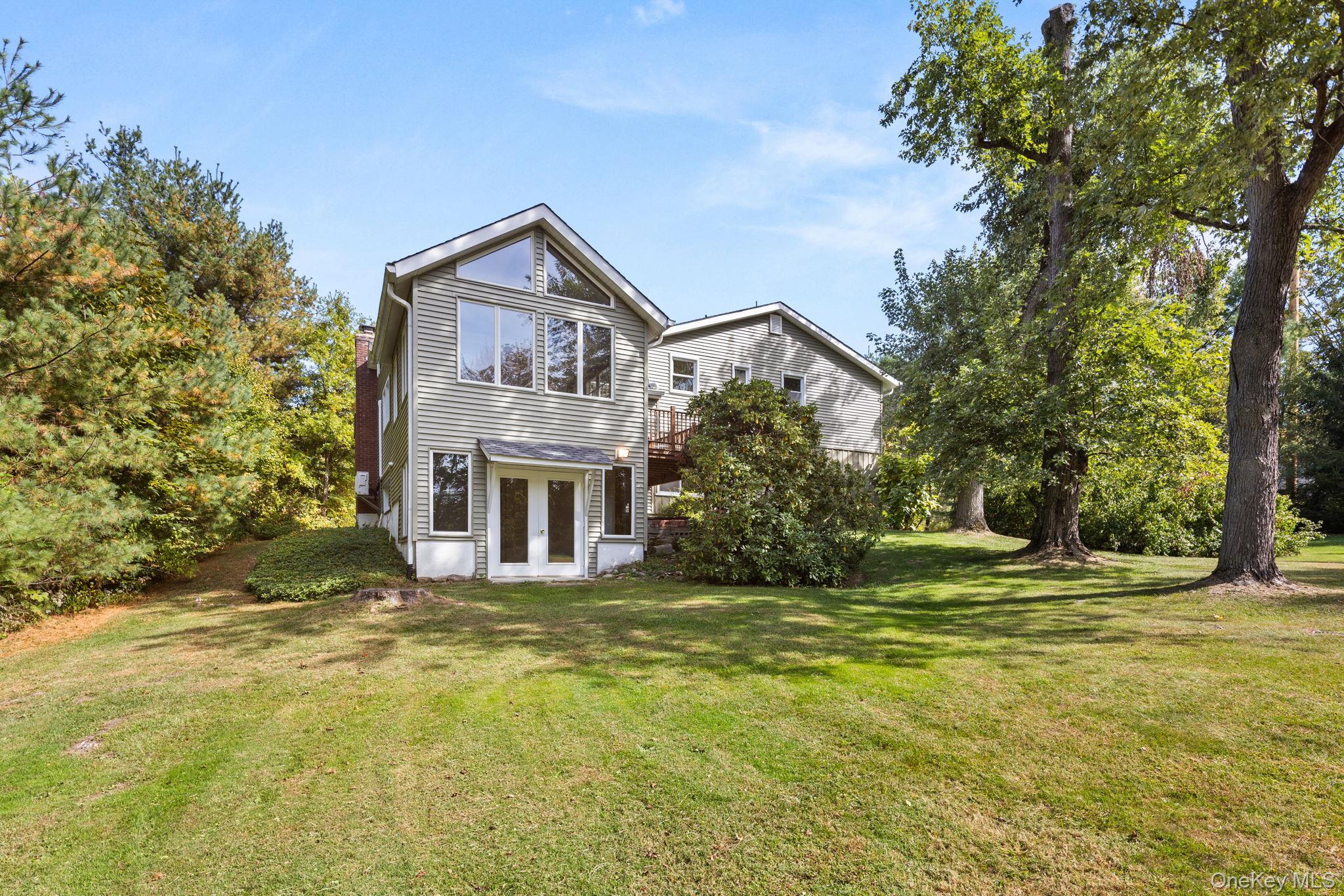 Single Family Manor  Dutchess County, NY 12603, MLS-920932-39