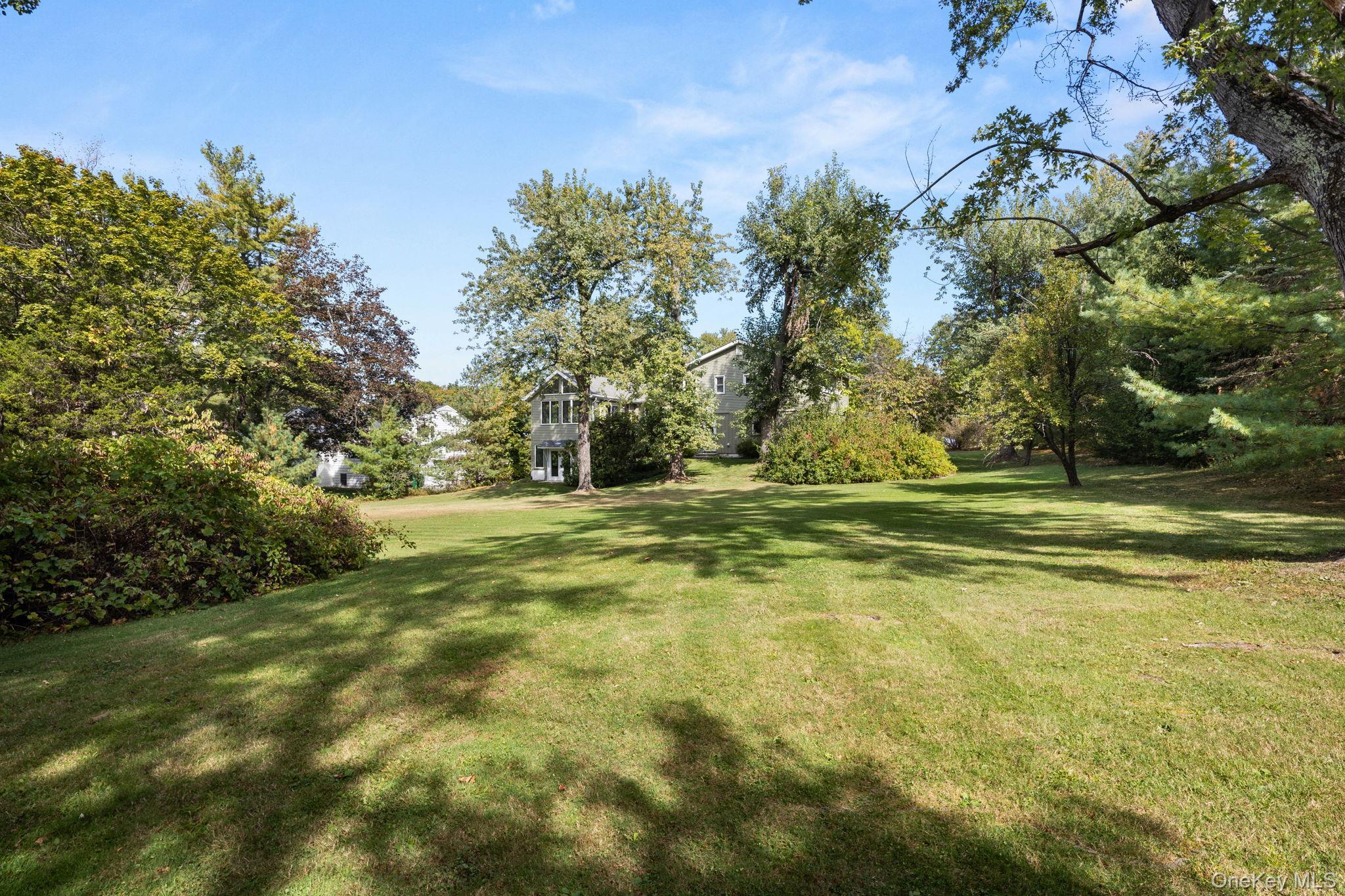 Single Family Manor  Dutchess County, NY 12603, MLS-920932-40