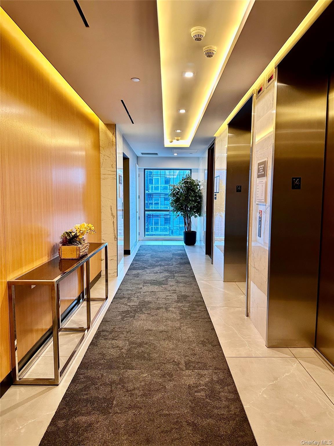 Condo Farrington Street  Queens, NY 11354, MLS-920963-2