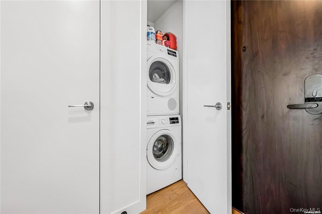 Condo Farrington Street  Queens, NY 11354, MLS-920963-8