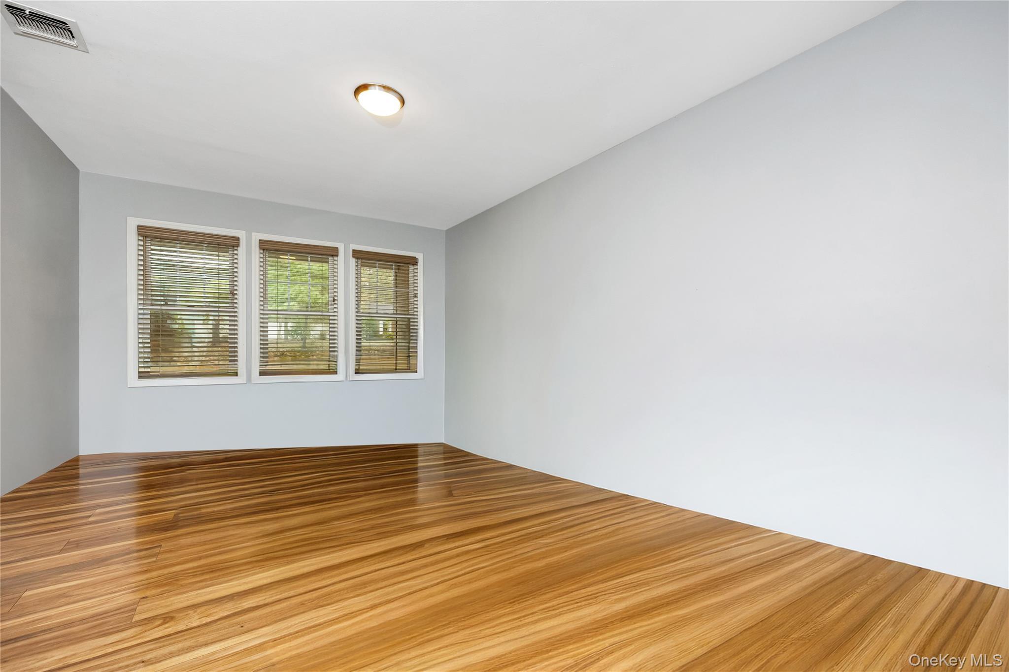 Single Family Cobblestone  Suffolk County, NY 11961, MLS-920995-11