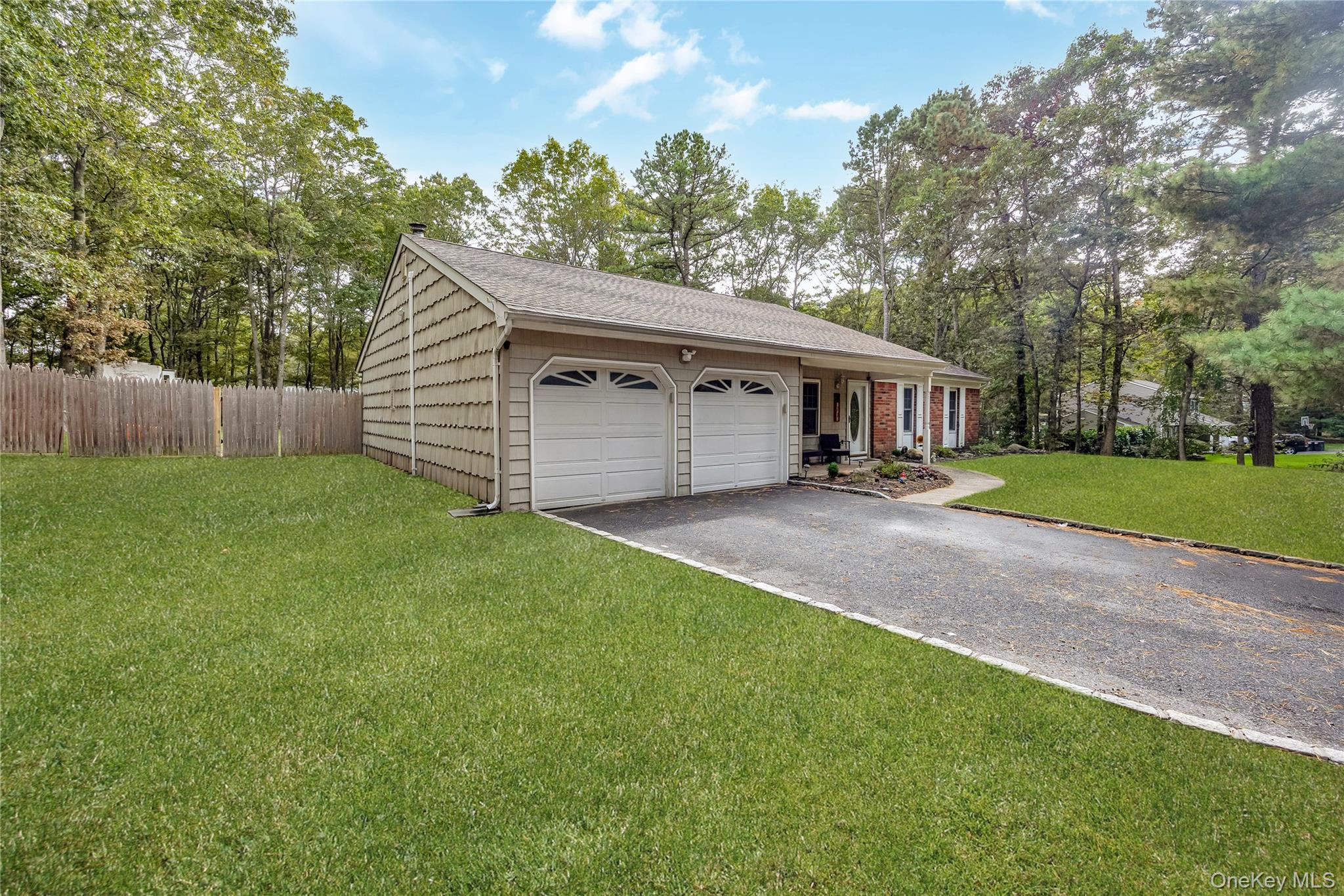 Single Family Cobblestone  Suffolk County, NY 11961, MLS-920995-2