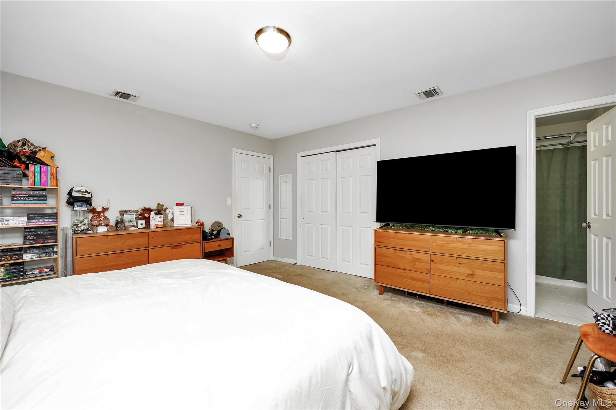 Single Family Cobblestone  Suffolk County, NY 11961, MLS-920995-28