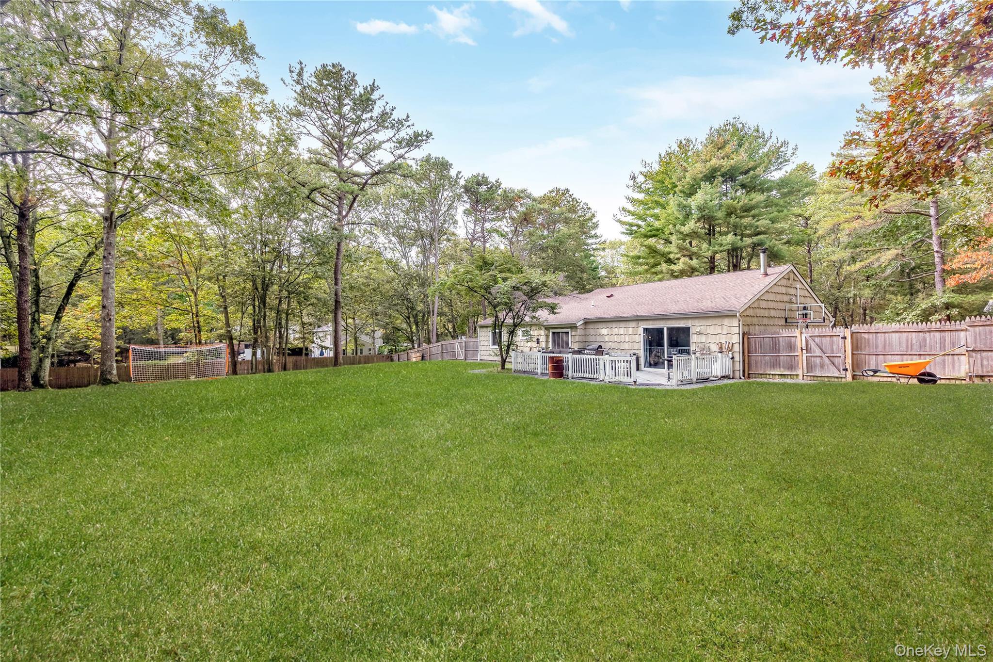 Single Family Cobblestone  Suffolk County, NY 11961, MLS-920995-6