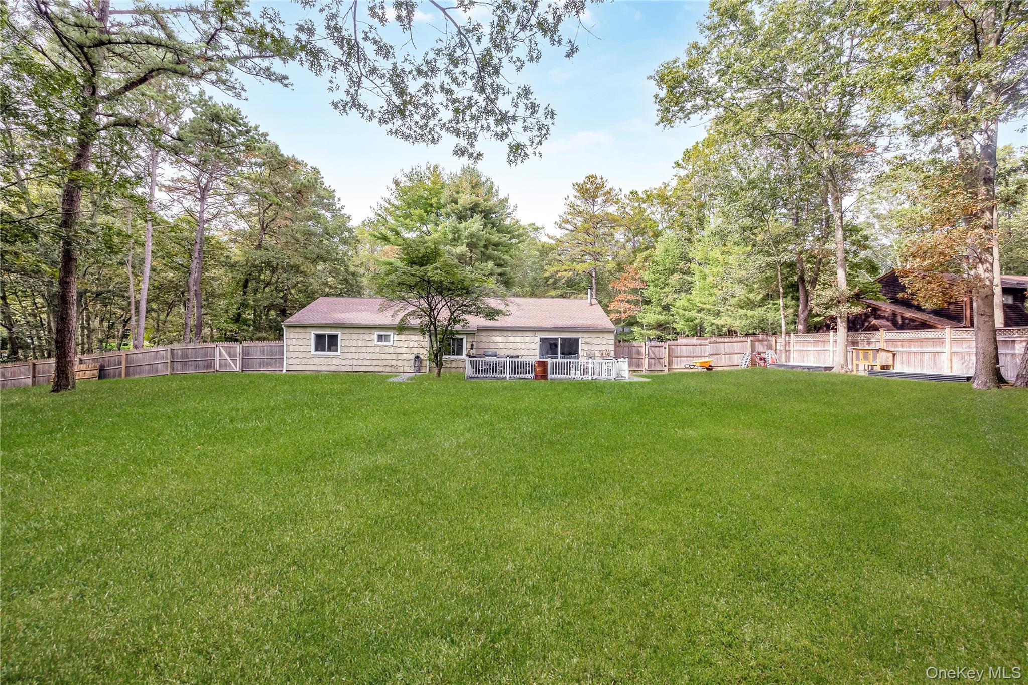 Single Family Cobblestone  Suffolk County, NY 11961, MLS-920995-7