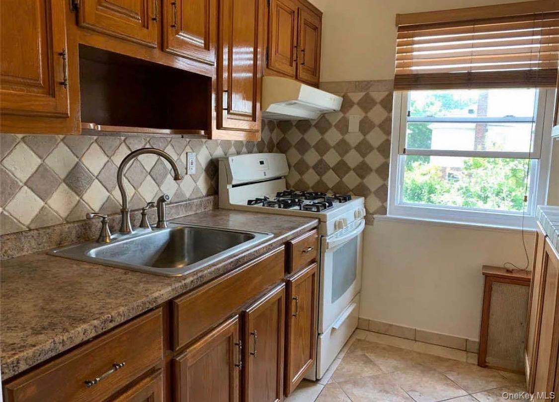 Single Family 26th  Queens, NY 11354, MLS-921053-9