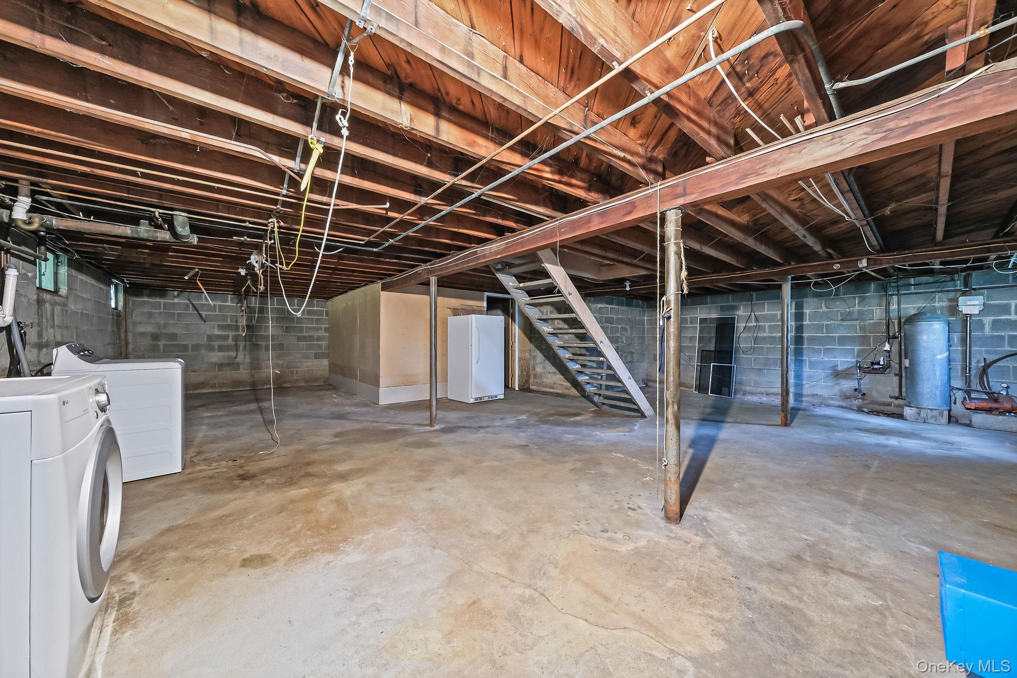 Single Family Pleasant Suffolk County, NY 11779, MLS-921058-31