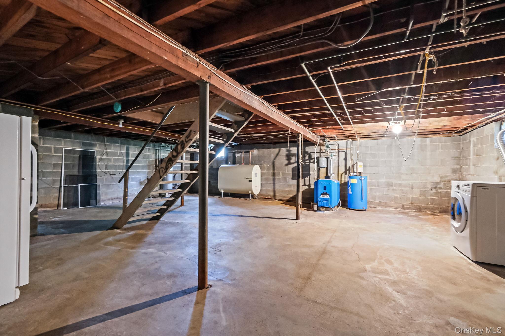 Single Family Pleasant Suffolk County, NY 11779, MLS-921058-32