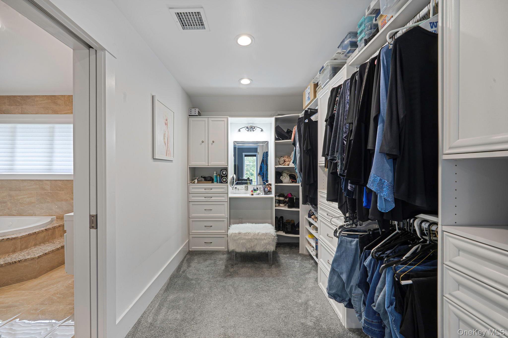 Single Family Deer Meadow  Suffolk County, NY 11719, MLS-921060-30