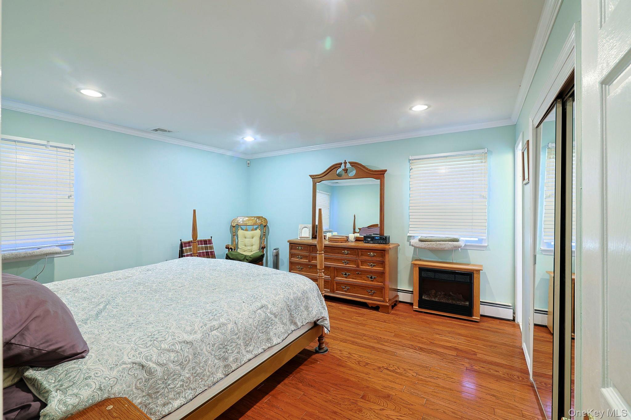 Single Family Woodbury Orange County, NY 10930, MLS-921087-10