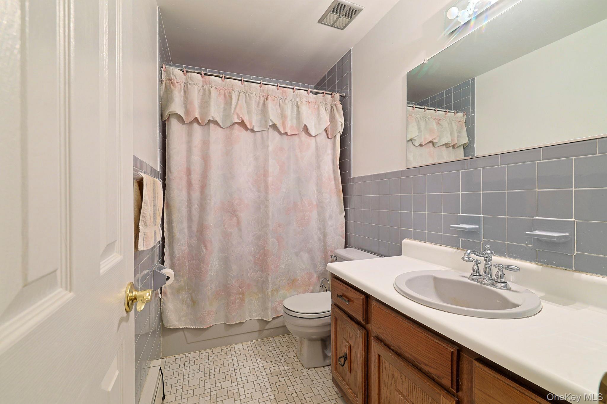 Single Family Woodbury Orange County, NY 10930, MLS-921087-17