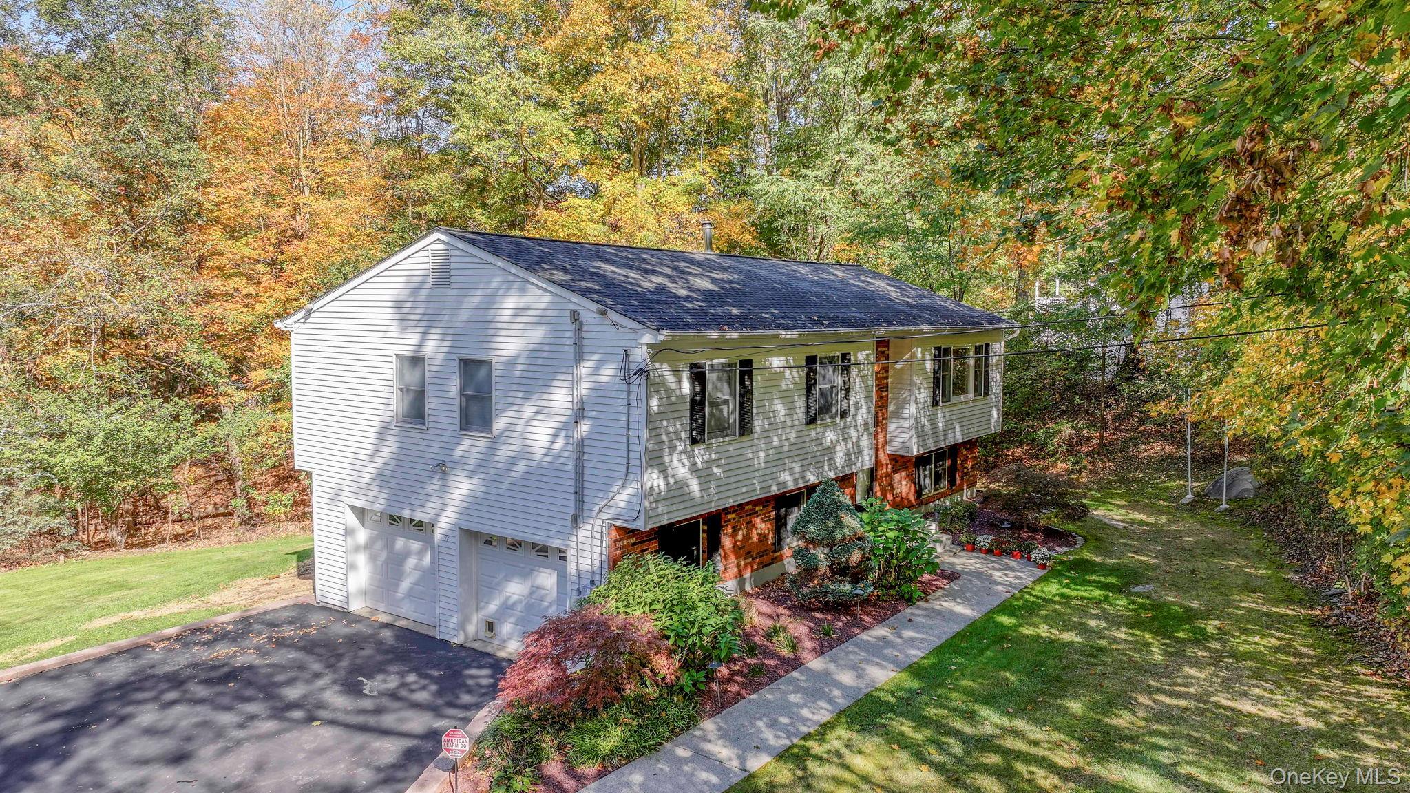 Single Family Woodbury Orange County, NY 10930, MLS-921087-28