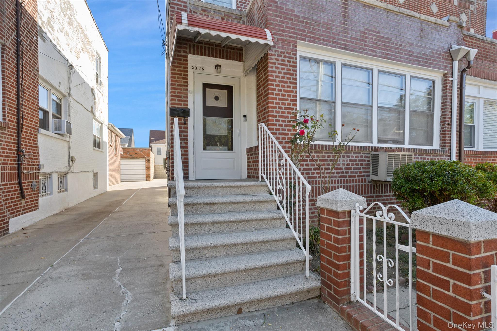 Single Family Laconia  Bronx, NY 10469, MLS-921097-2