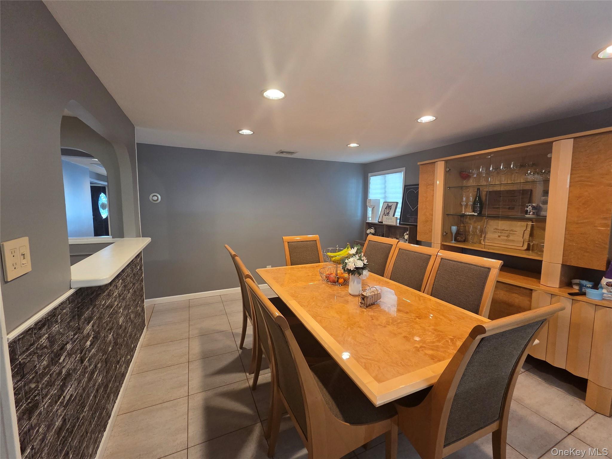 Single Family Holiday Park  Suffolk County, NY 11720, MLS-921182-10