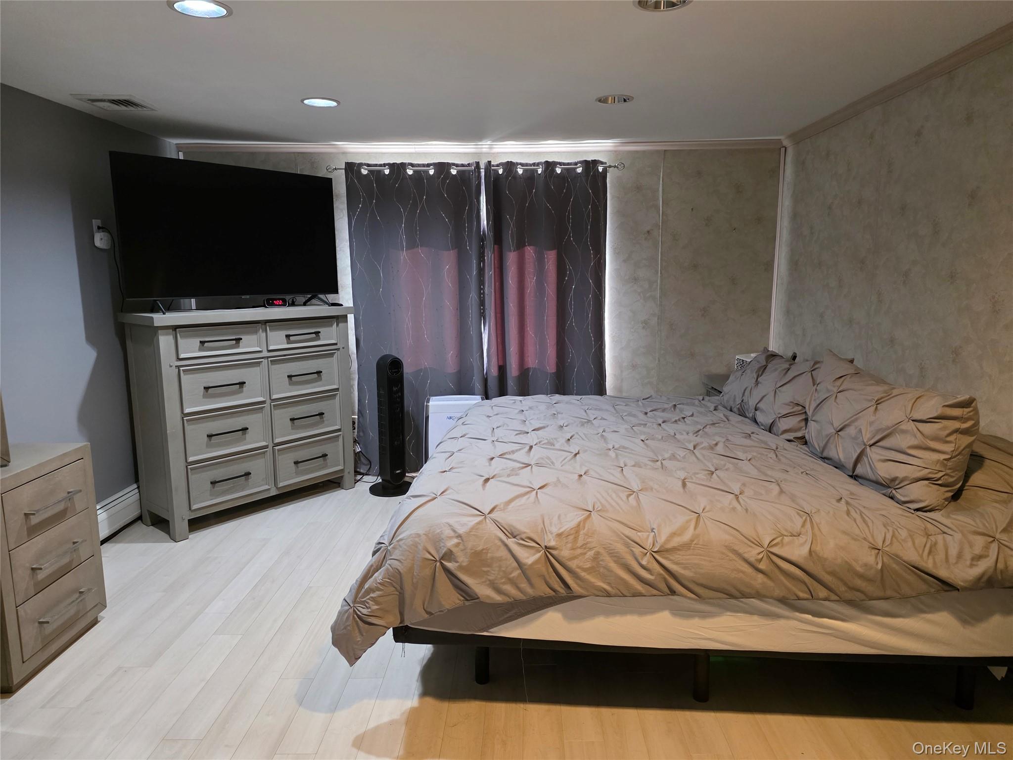 Single Family Holiday Park  Suffolk County, NY 11720, MLS-921182-13