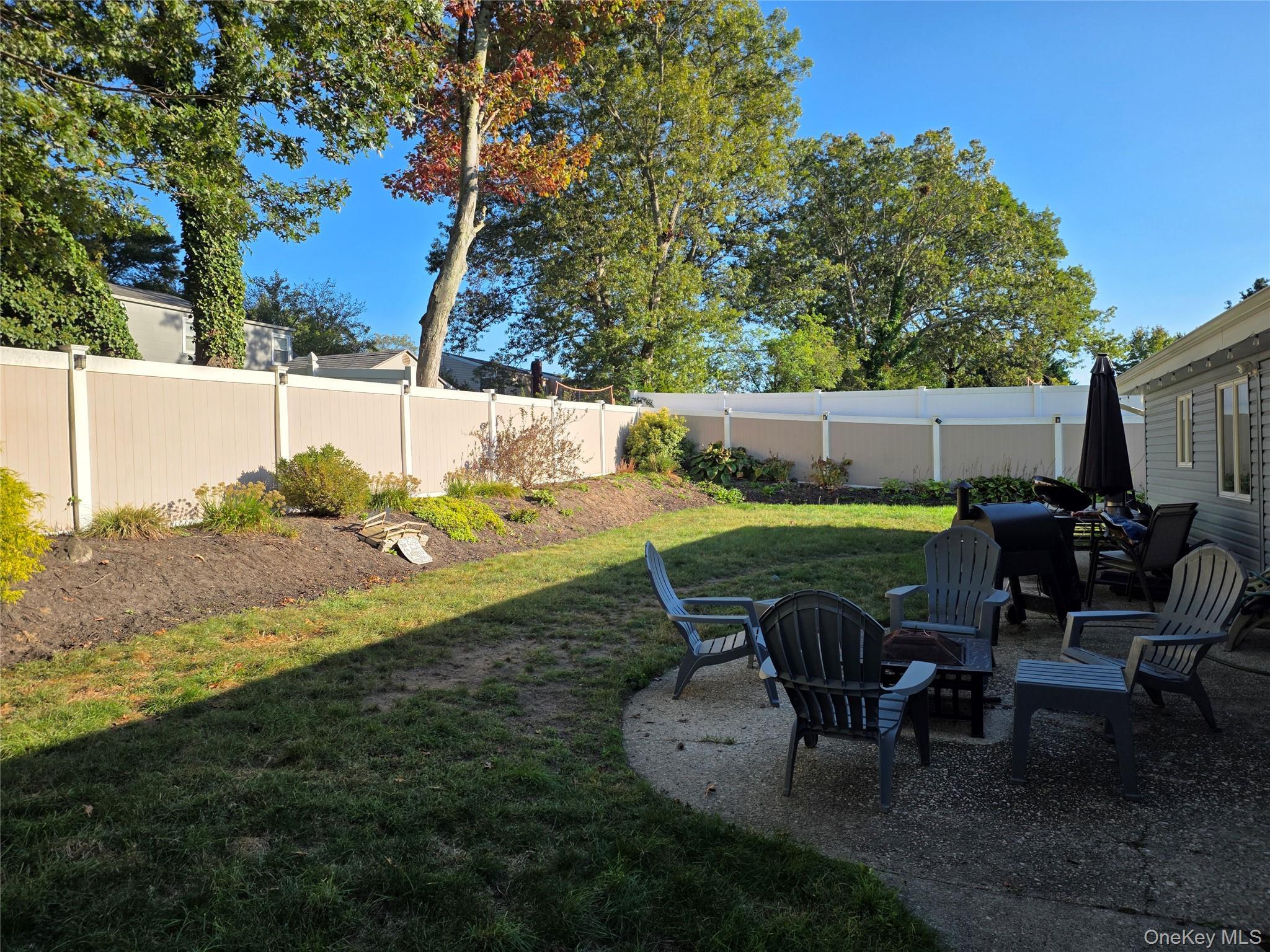 Single Family Holiday Park  Suffolk County, NY 11720, MLS-921182-16