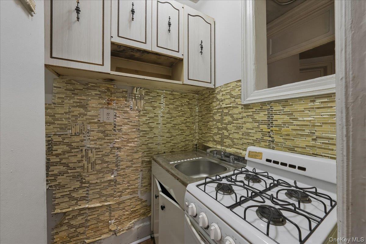 Coop 156th  Manhattan, NY 10032, MLS-921206-5